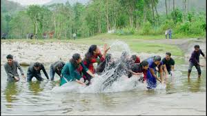 Themmady Thirakal Nammal Song